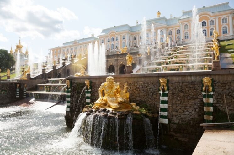 Открытие фонтанов в Петергофе 2019